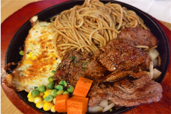 【至尊椒香牛排饭】