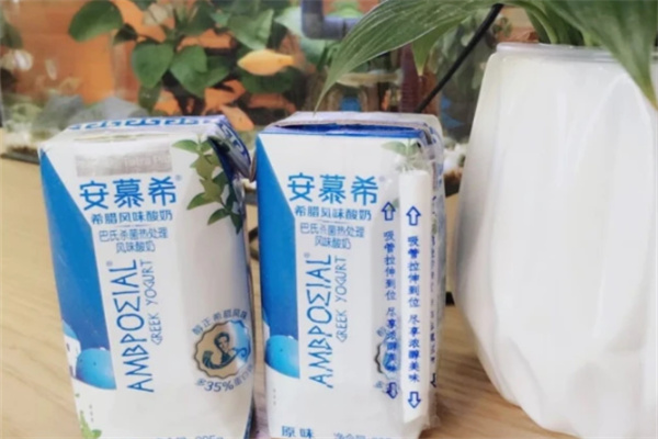 安慕希希腊酸奶