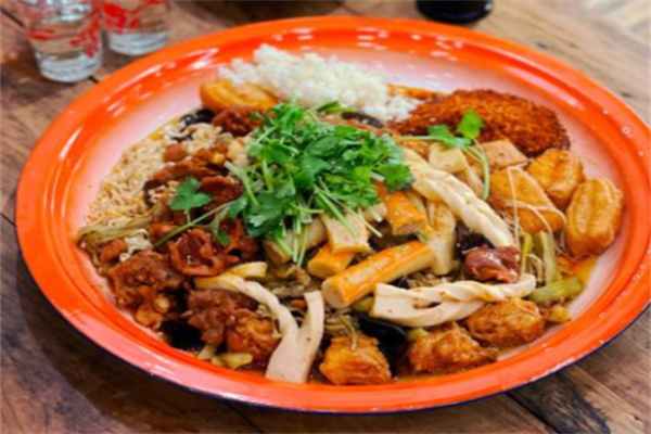 上隐干拌麻辣烫