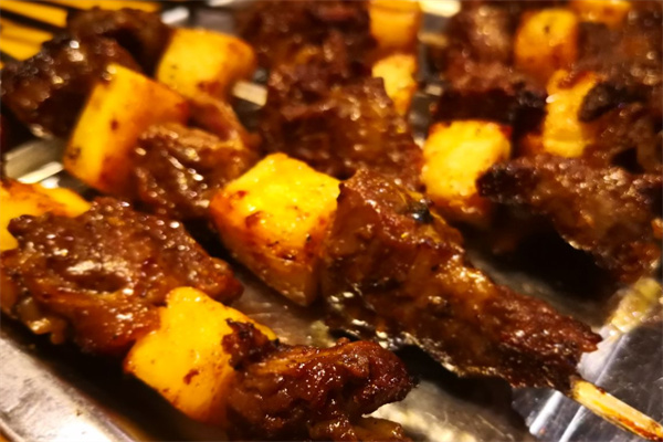 寻小欢焖烤羊肉串