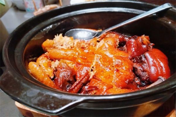 御一碗剁椒猪脚饭
