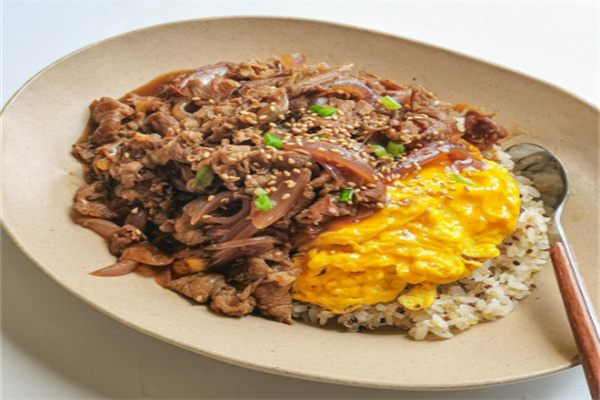 爆汁牛肉饭