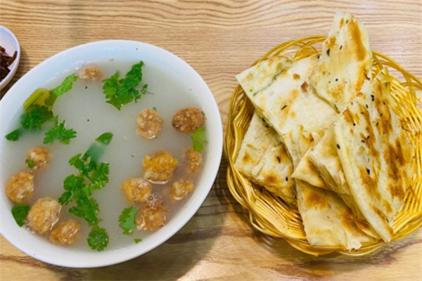 味世家油饼母鸡汤