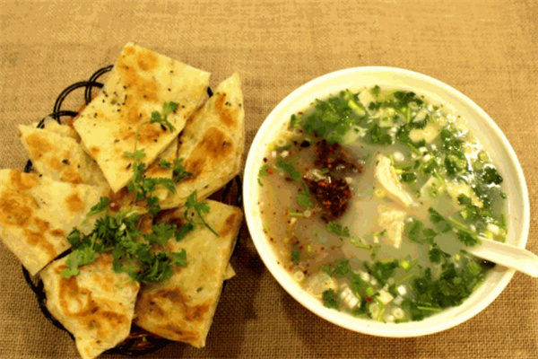 味世家油饼母鸡汤