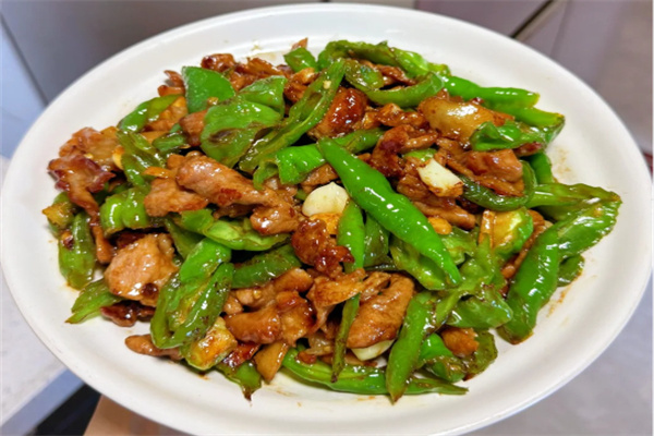 很下饭辣椒炒肉