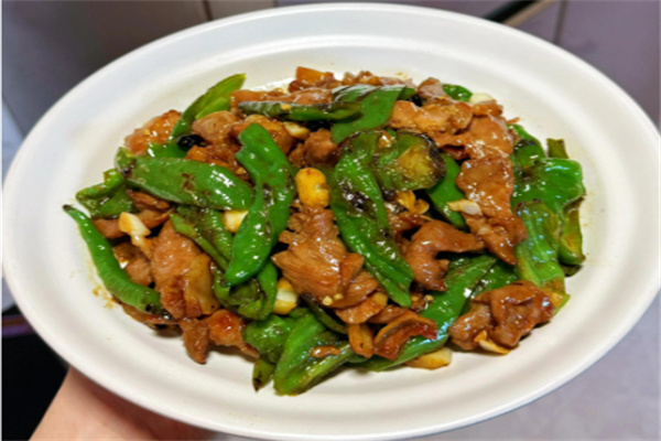 很下饭辣椒炒肉