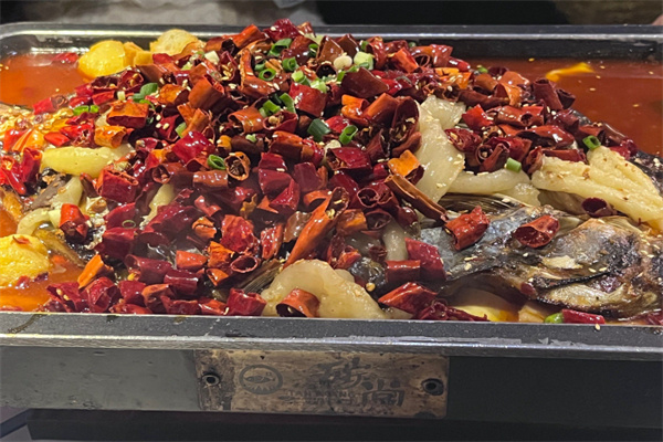 炭鲜么么鱼烤鱼饭