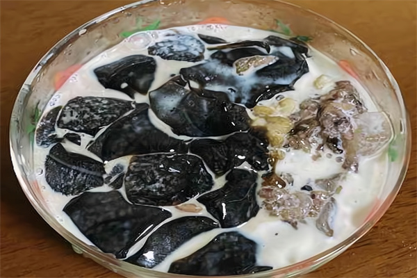 梁优俍烧仙草