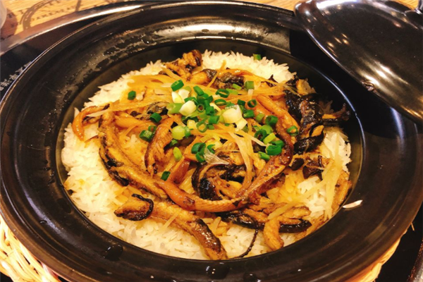 霸胃煲仔饭