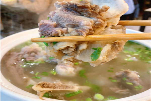 大骨牛肉汤