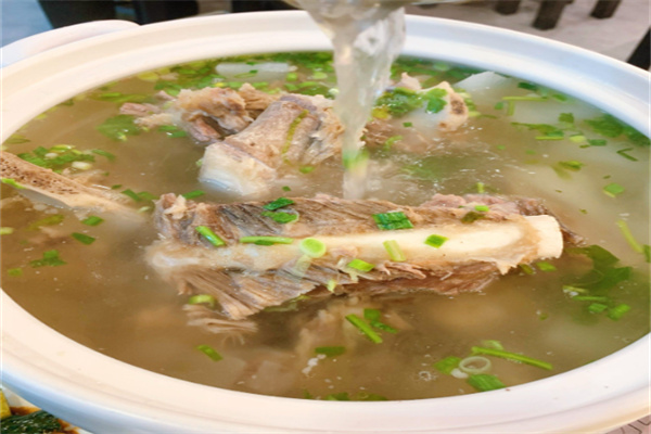 大骨牛肉汤