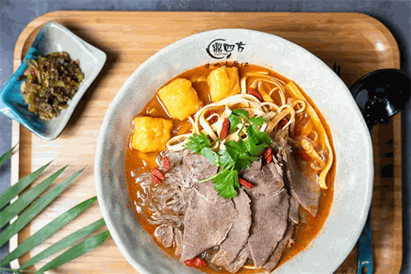 鼎四方牛肉汤