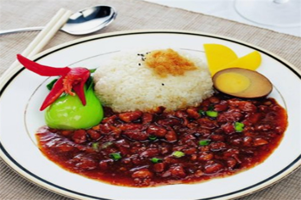 小马哥卤肉饭