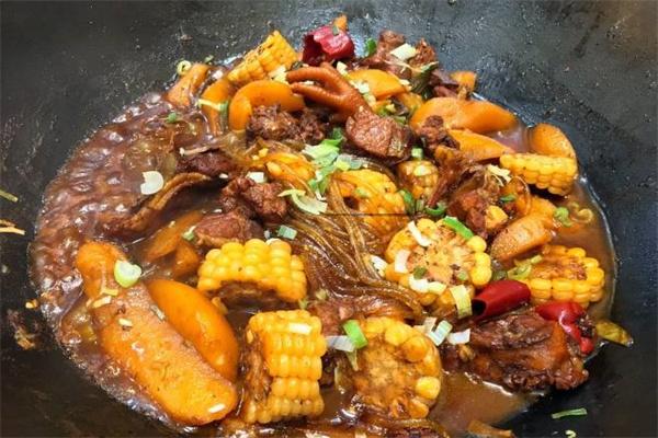 东北铁锅炖加盟多少钱