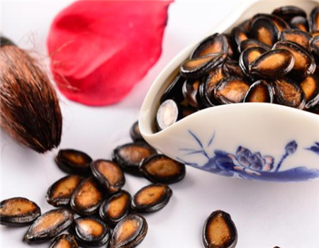 食新食异零食连锁店